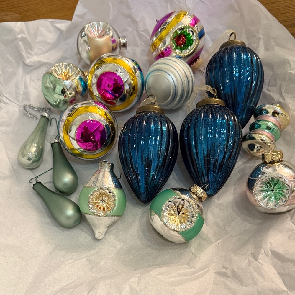 Vintage Style Holiday Ornament Set - Multicolor